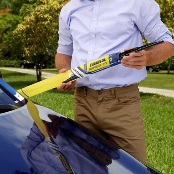 Rain-X Expert Fit Conventional Windshield Wiper Blade C-18-2 includes 1 Blade - Picture 4 of 6